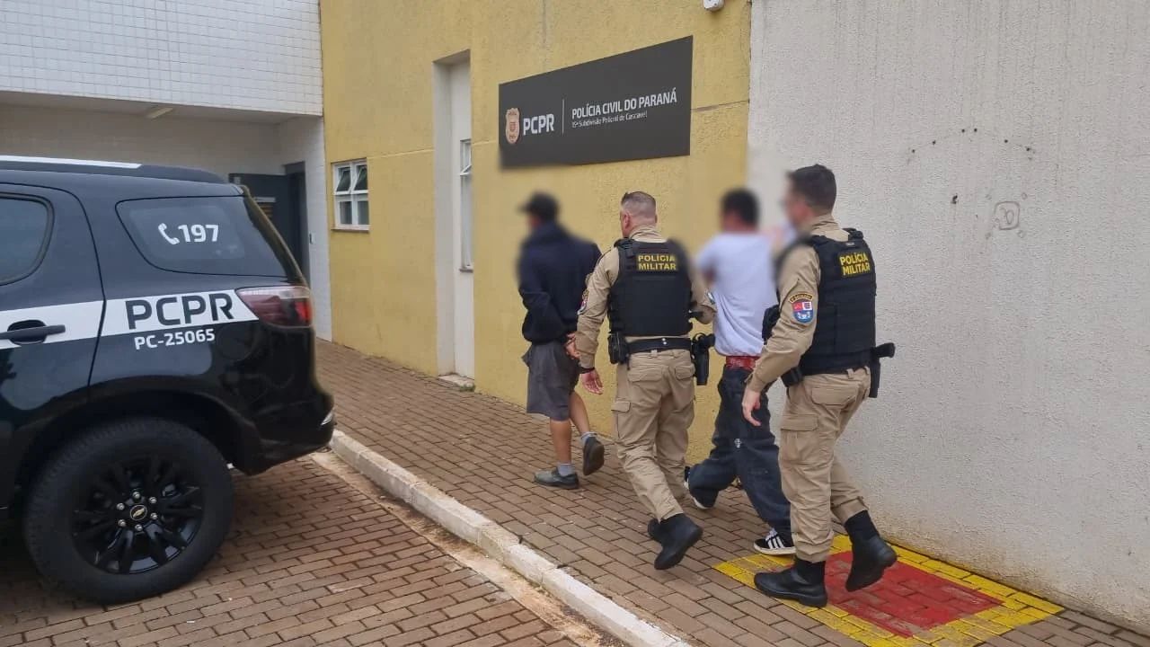 Após abordagem conturbada, suspeitos são encaminhados à Delegacia