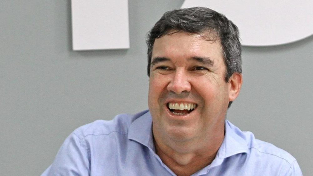 Imagem referente a Eduardo Riedel é eleito governador de Mato Grosso do Sul