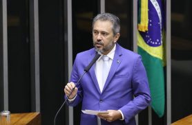 Ceará reelege Elmano governador no primeiro turno