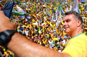 Flavio Bolsonaro recebe 64,32% dos votos para presidente em Cascavel