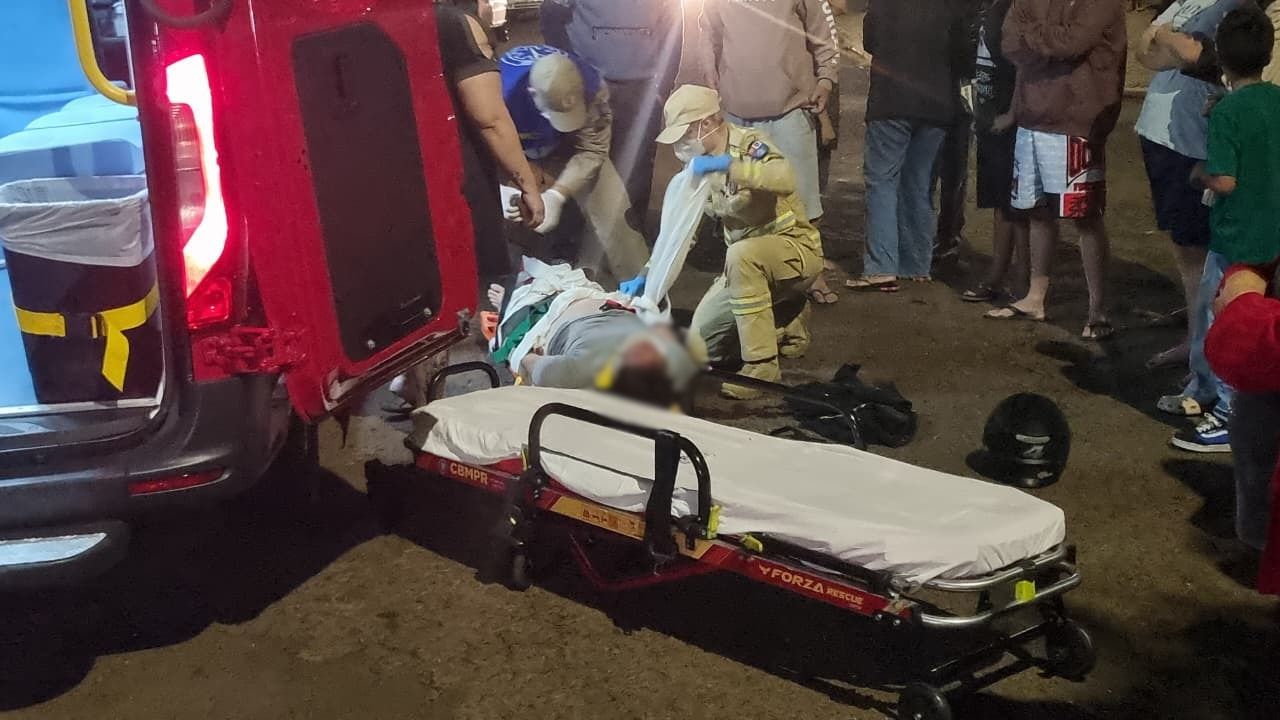 Motociclista tem politraumatismo em forte colisão com carro no Santa Cruz