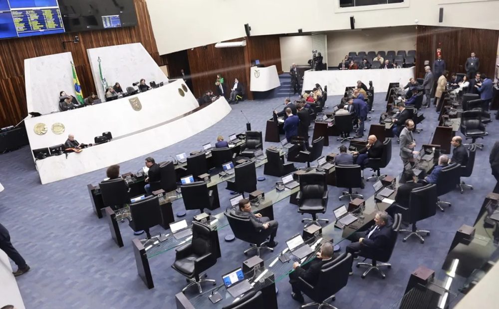 Imagem referente a PL e PSD dominam eleição para Alep e elegem 28 dos 54 deputados estaduais do Paraná