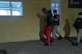 Homem é detido ao tentar furtar fios em poste na Rua Marechal Floriano, em Cascavel
