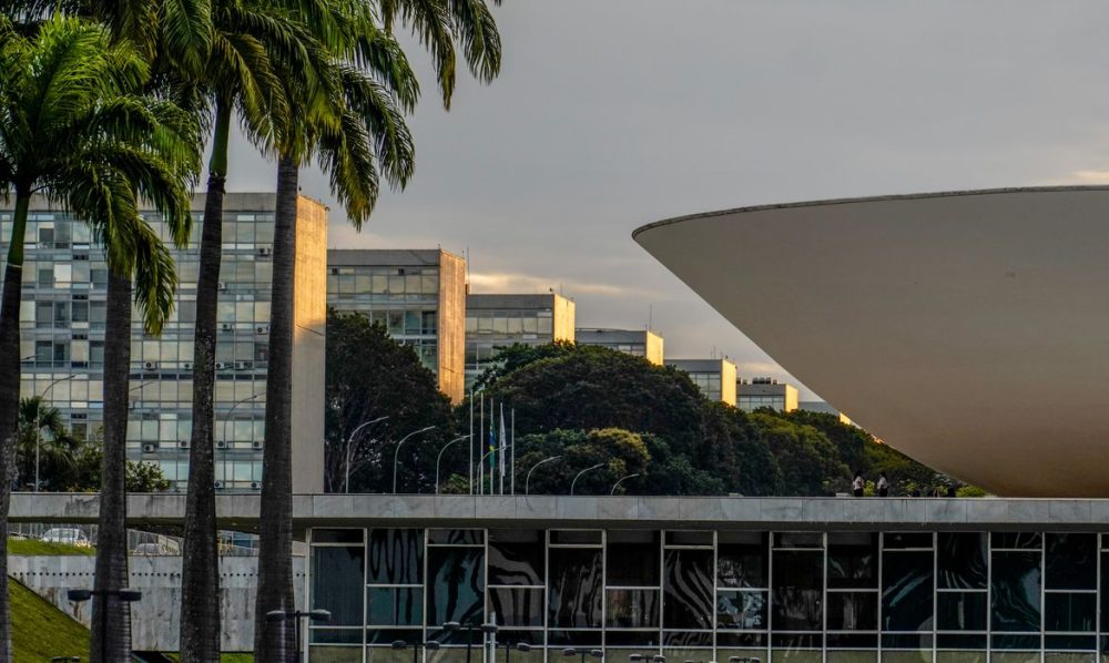 Imagem referente a PL e PSOL elegem os cinco deputados federais mais votados