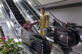 Idosa cai na escada rolante da Rodoviária