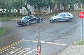 Acidente entre Verona e Palio é registrado por câmera no bairro Brasília
