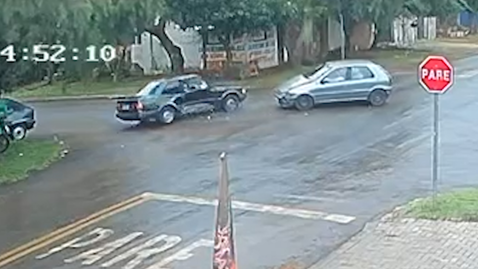 Acidente entre Verona e Palio é registrado por câmera no bairro Brasília