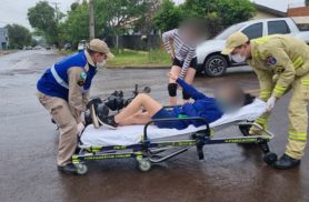 Adolescentes ficam feridas em colisão entre scooter elétrica e carro em Cascavel