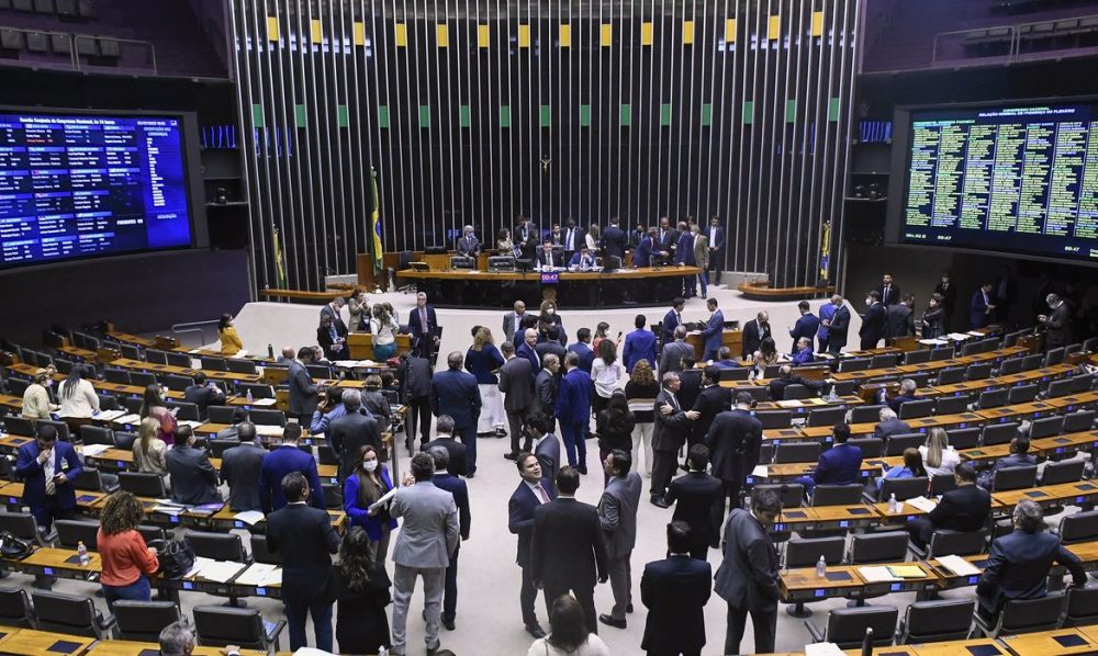 Representação de parlamentares negros segue baixa, diz pesquisadora Imagem referente a Representação de parlamentares negros segue baixa, diz pesquisadora