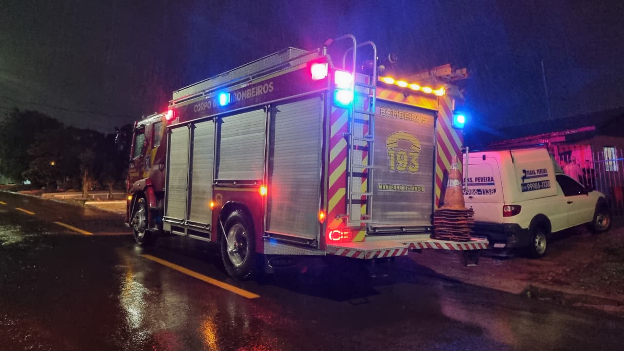 Vazamento de gás deixa bombeiros e vizinhança em estado de alerta na Rua Haiti, em Cascavel