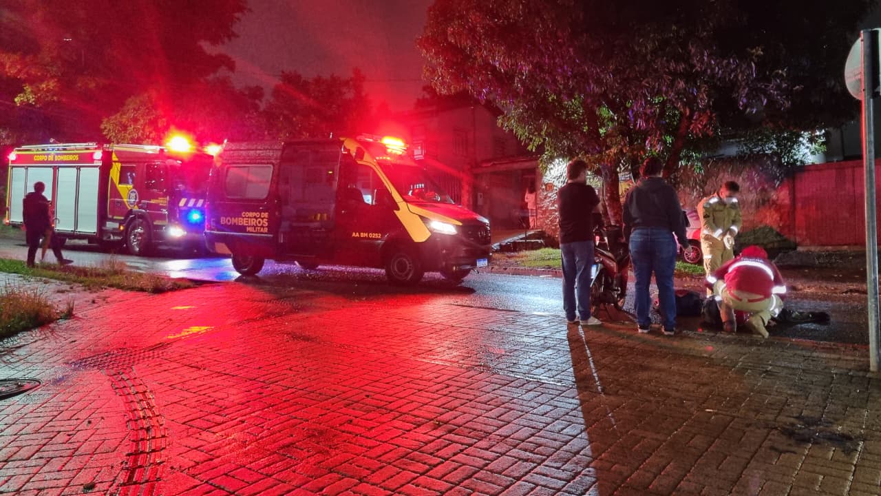 Motociclista perde o controle de Biz e sofre queda no Bairro Alto Alegre