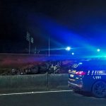 Imagem relativa a Motorista morre após caminhão com carga de madeira tombar na BR-116, em Quatro Barras