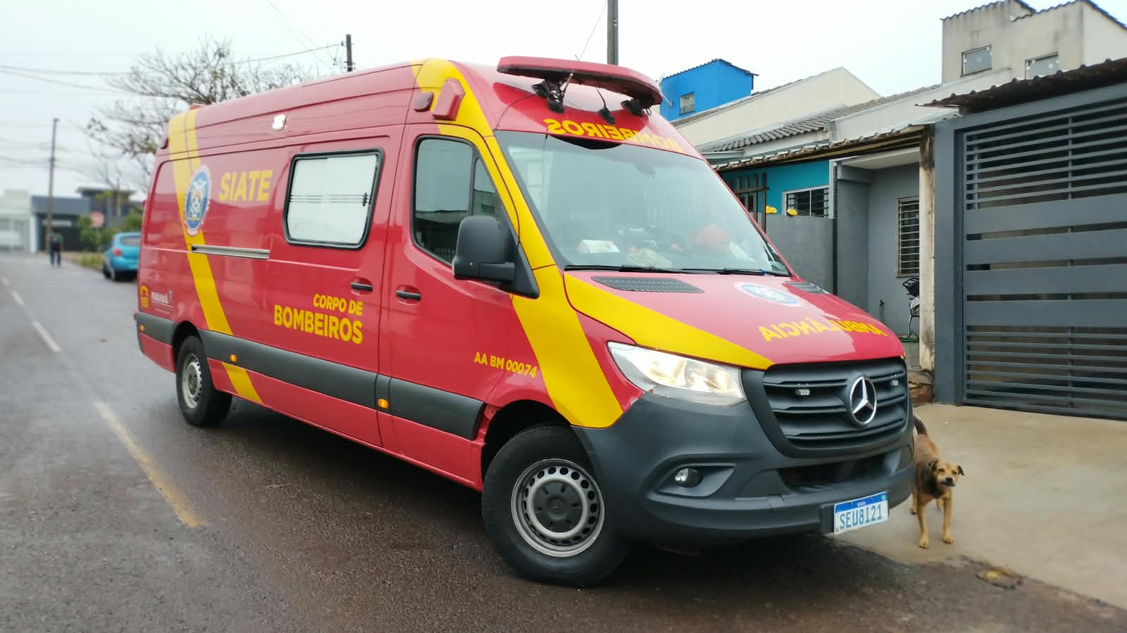 Motociclista sofre cortes no rosto após ser atingido por linha de pipa no Bairro Interlagos