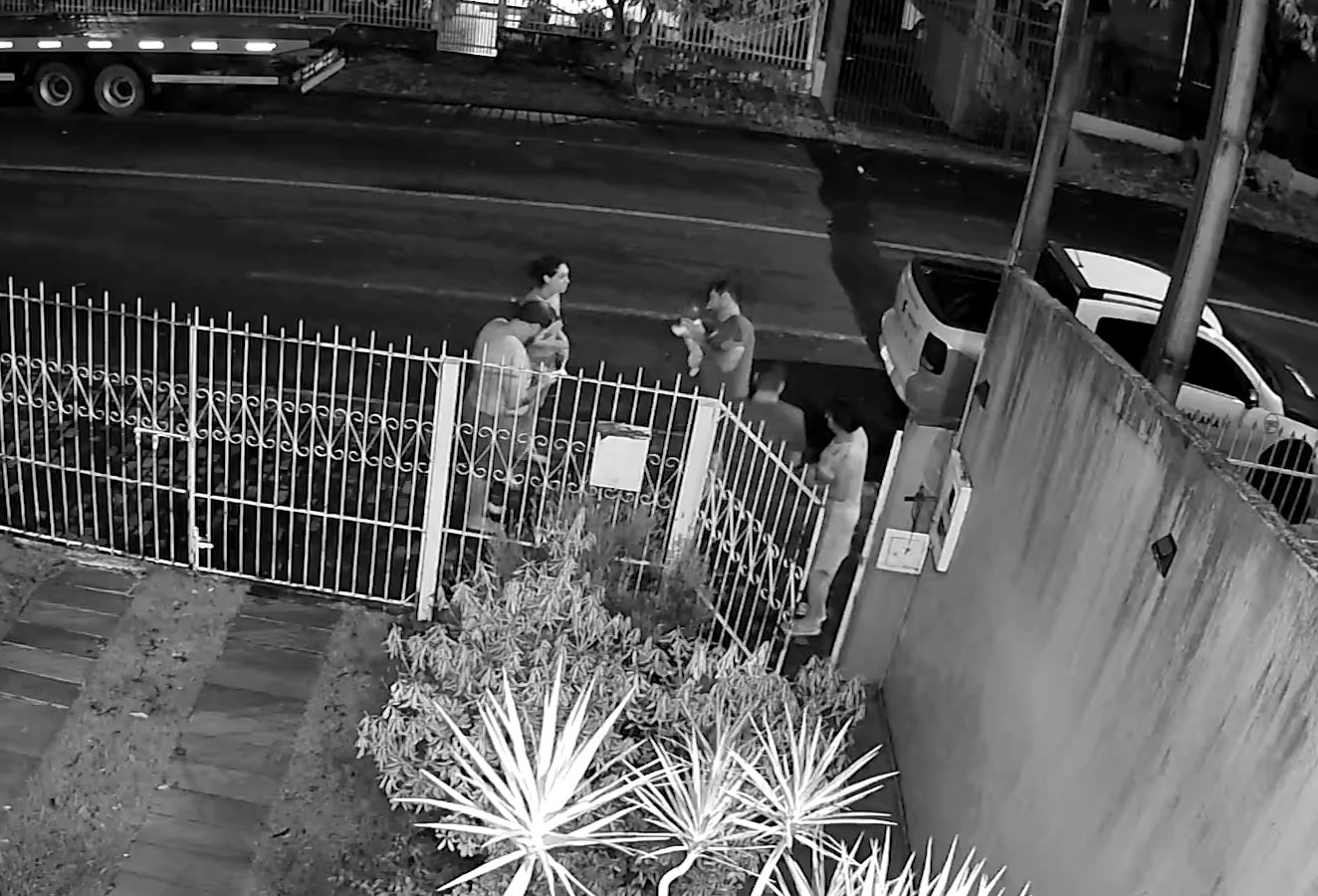 Vídeo mostra policial civil salvando vida de bebê que teve as vias aéreas obstruídas