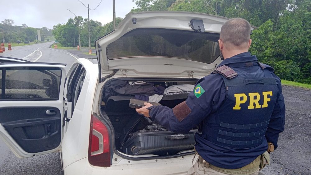 Imagem referente a PRF apreende 170 kg de maconha em abordagem na BR-373, em Ponta Grossa