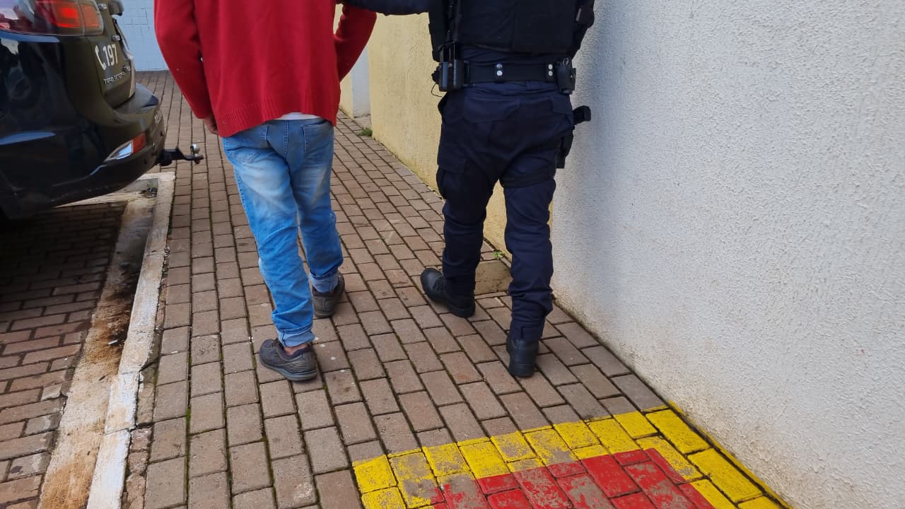 Homem é preso por embriaguez após acidente de trânsito