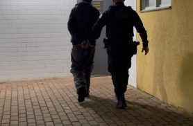 Guarda Municipal recupera carro furtado e prende jovem de 19 anos no Bairro Veneza em Cascavel