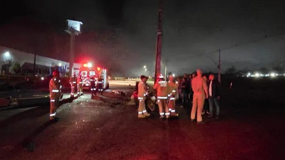 Imagem referente a Motociclista morre e passageiro fica gravemente ferido em acidente na BR-376, em Apucarana