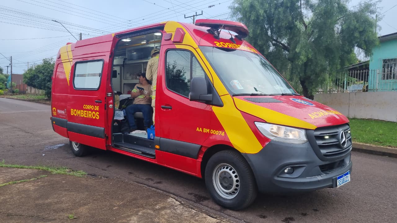 Motociclistas ficam feridos após colisão entre carro e moto no Morumbi