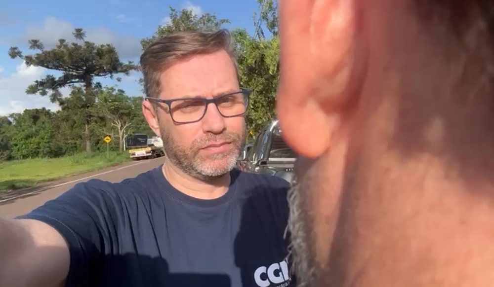 Morte no Brasília: 'Olhei o retrovisor e não vi', diz condutor de Amarok que atropelou idosa em Cascavel Imagem referente a Morte no Brasília: 'Olhei o retrovisor e não vi', diz condutor de Amarok que atropelou idosa em Cascavel