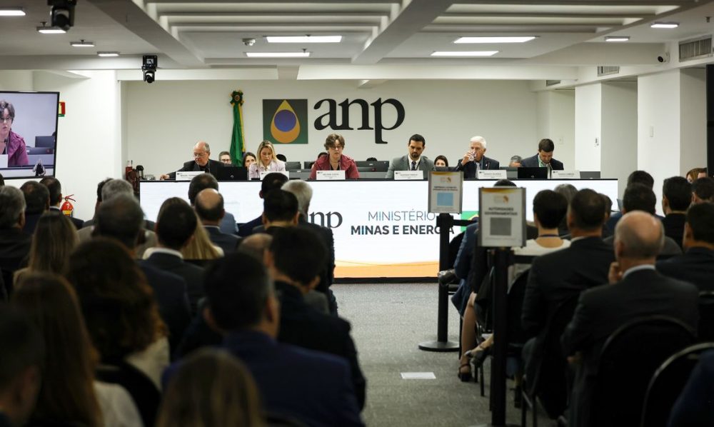Imagem referente a Leilão da ANP arrecada R$ 3 bilhões com a venda de 49 blocos