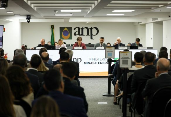 Leilão da ANP arrecada R$ 3 bilhões com a venda de 49 blocos