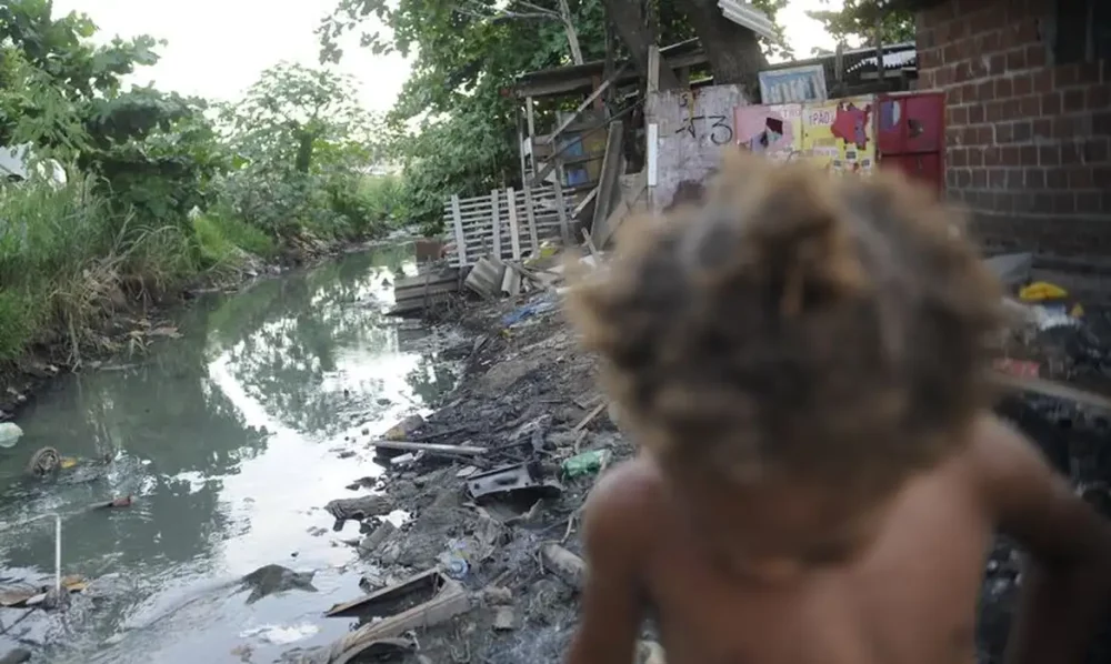 Imagem referente a Brasil: 30 milhões de crianças estão expostas aos riscos climáticos