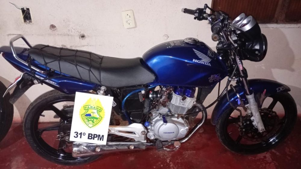 Imagem referente a PM apreende motocicleta após condutor ser flagrado fazendo manobras perigosas em Iguatu