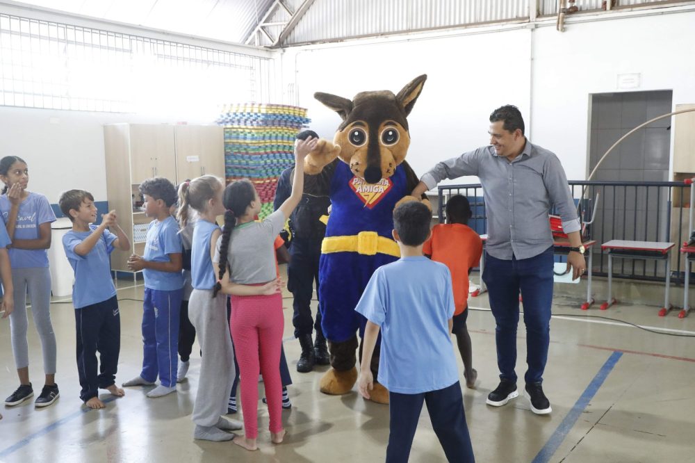Patrulha Amiga leva diversão e conscientização sobre drogas e álcool a alunos de Cascavel Imagem referente a Patrulha Amiga leva diversão e conscientização sobre drogas e álcool a alunos de Cascavel