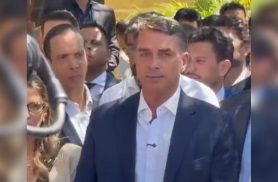 Flávio Bolsonaro promete acabar com a reeleição presidencial se for eleito