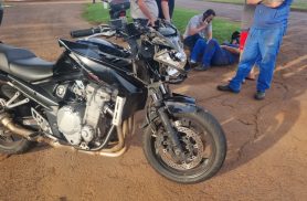 Motociclista fica ferido após colisão com Classic no Bairro Esmeralda, em Cascavel