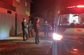 Jovem usa entorpecentes e surta no Bairro Alto Alegre, em Cascavel Jovem usa entorpecentes e surta no Bairro Alto Alegre, em Cascavel