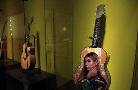 Cantora Marília Mendonça ganha exposição sensorial no MIS