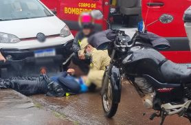 Motociclista sofre fratura aberta após colisão na Rua Domiciano Theobaldo Bresolin