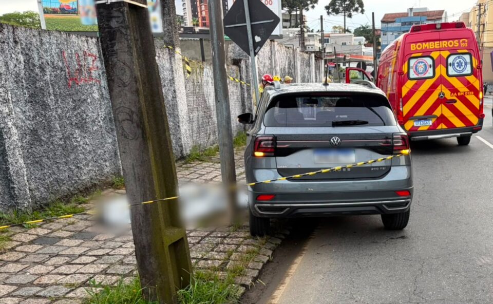 Imagem referente a Idoso de 71 anos morre após possível mal súbito ao volante no Bacacheri, em Curitiba