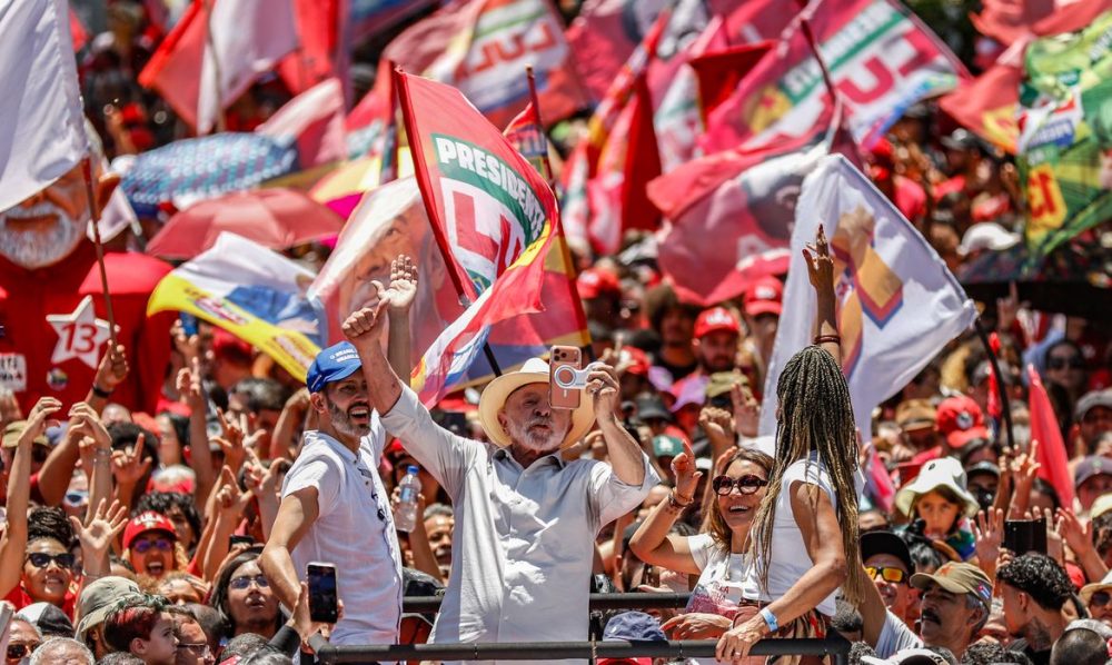 Imagem referente a Brasil não será governado por sócios do Banco Master, diz Lula em ato