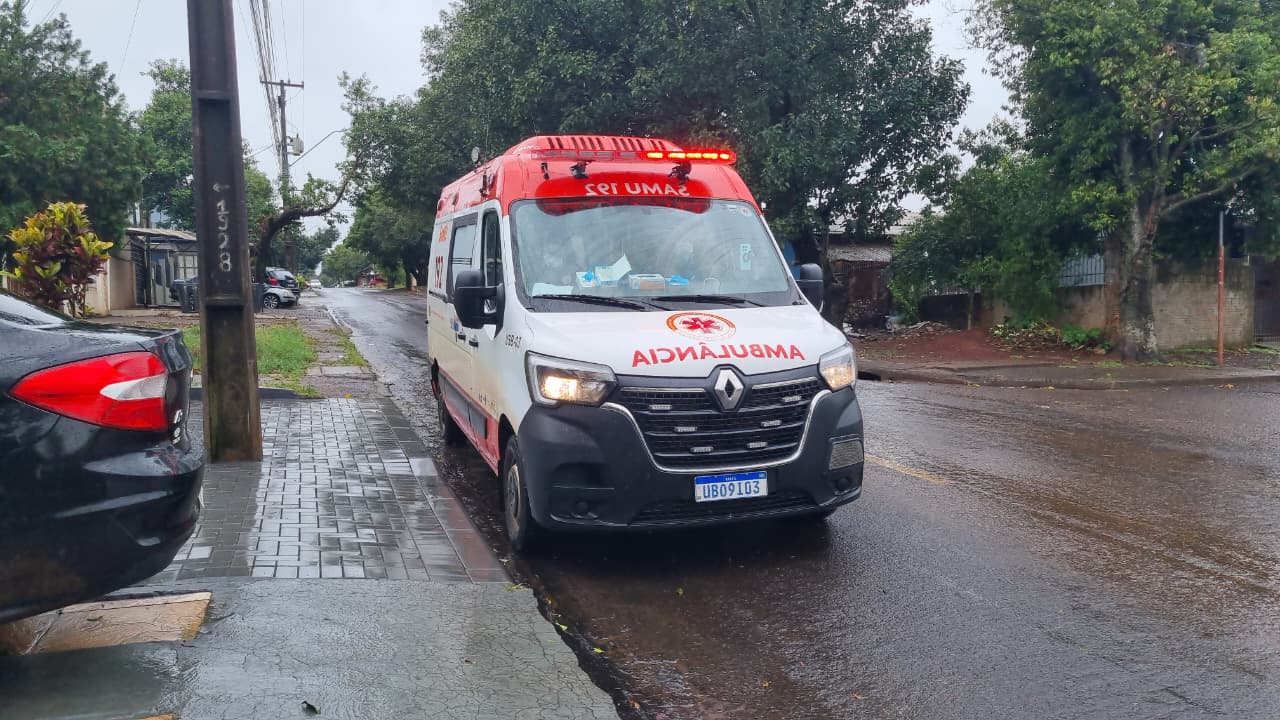 Homem de 40 anos sofre queda e desloca braço em residência no Bairro Esmeralda