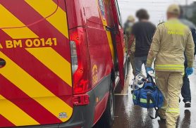 Ao tentar controlar incêndio em veículo, homem sofre queimaduras no Alto Alegre