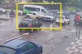 HR-V avança preferencial e acaba envolvido em acidente com Saveiro no Centro