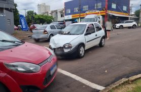 Acidente entre Celta e Corsa é registrado no Cancelli