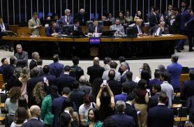 Alcolumbre marca votação da PEC pelo fim da 6x1 para quarta-feira