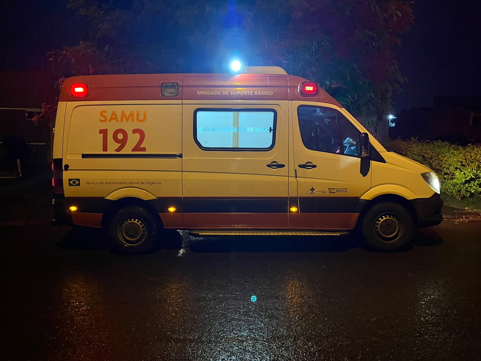 Jovem em surto mobiliza SAMU e Guarda Municipal no Bairro 14 de Novembro, em Cascavel