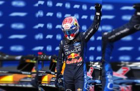 Max Verstappen vence corrida sprint caótica do GP de Singapura; Bortoleto abandona