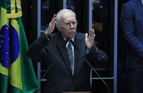 José Sarney é internado em UTI após procedimento abdominal