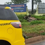 Imagem relativa a Motorista de 37 anos fica ferido após capotar Saveiro na PR-323 em Cianorte