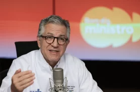 PF desmente Veja e Padilha aciona Justiça sobre fake news contra Lula