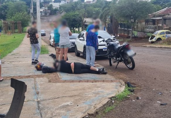 Motociclista fica ferido após colisão com HB20 no Bairro Santa Cruz