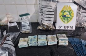 PM intercepta Astra e apreende armas, drogas e R$ 50 mil após roubo no São Cristóvão