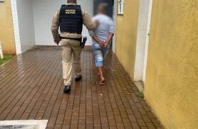 Jovem de 28 anos é detido após ameaçar a mãe no bairro Nova Cidade