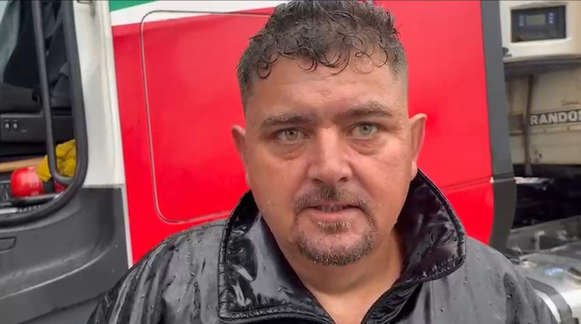 “PRF falou pra mim que a caminhoneta aquaplanou”, afirma motorista após colisão com viatura